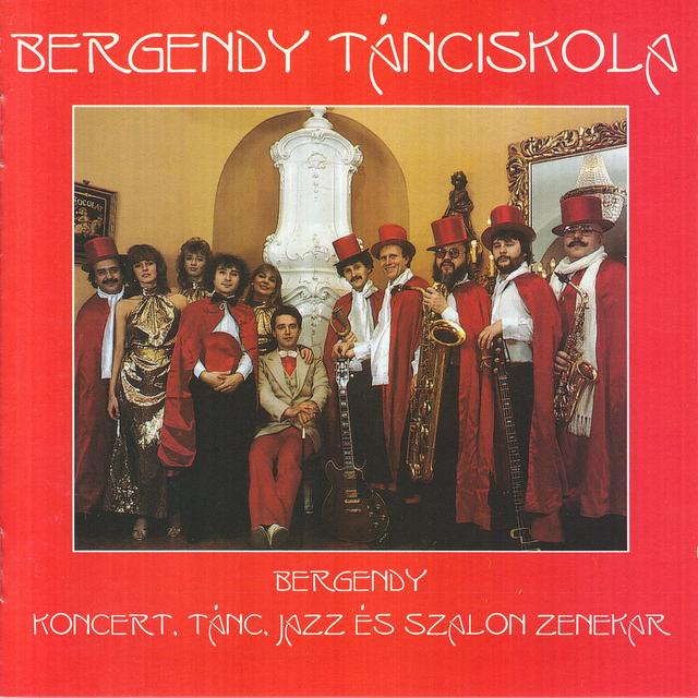 Sajtbol Van A Hold By Bergendy Pandora